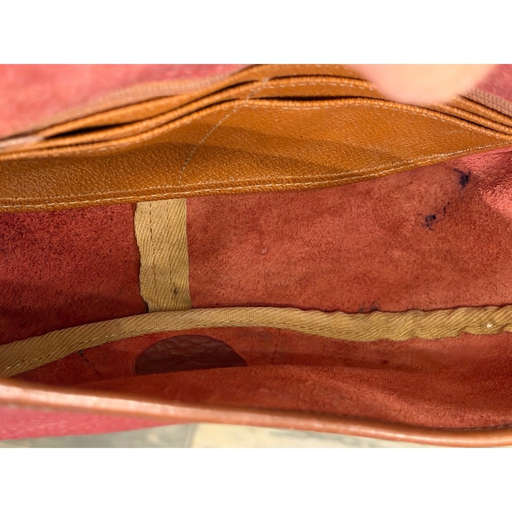 Dooney & Bourke Vintage All Weather Leather Crossbody Saddle Bag Burgundy Purse - Picture 8 of 14